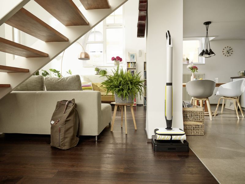 FC_7_Cordless_living_room_lifestyle_app_01_CI20-300_dpi-scaled